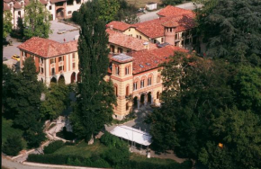 Отель Villa Scati Apartments  Мелаццо
